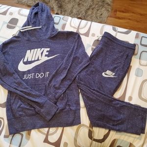 Nike purple matching hoodie and sweatpants